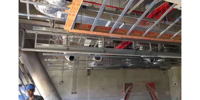 電動擋煙垂壁與防火卷簾門的區別